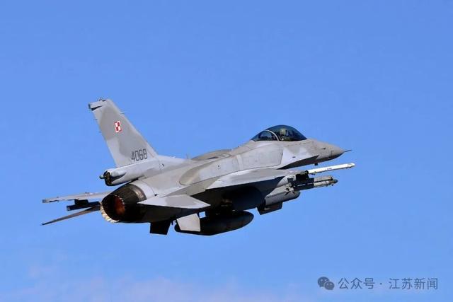 爱游戏体育官方网站-美国驻秘鲁大使：秘鲁采购的F-16战机2029年交付；秘鲁总统称推迟购买，两名部长因此辞职，秘鲁及美国官员：推迟购买危及秘鲁国家安全